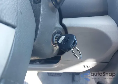 2010 Toyota Camry Le z USA, uszkodzony, nr VIN 4T1BF3EK0AU018345